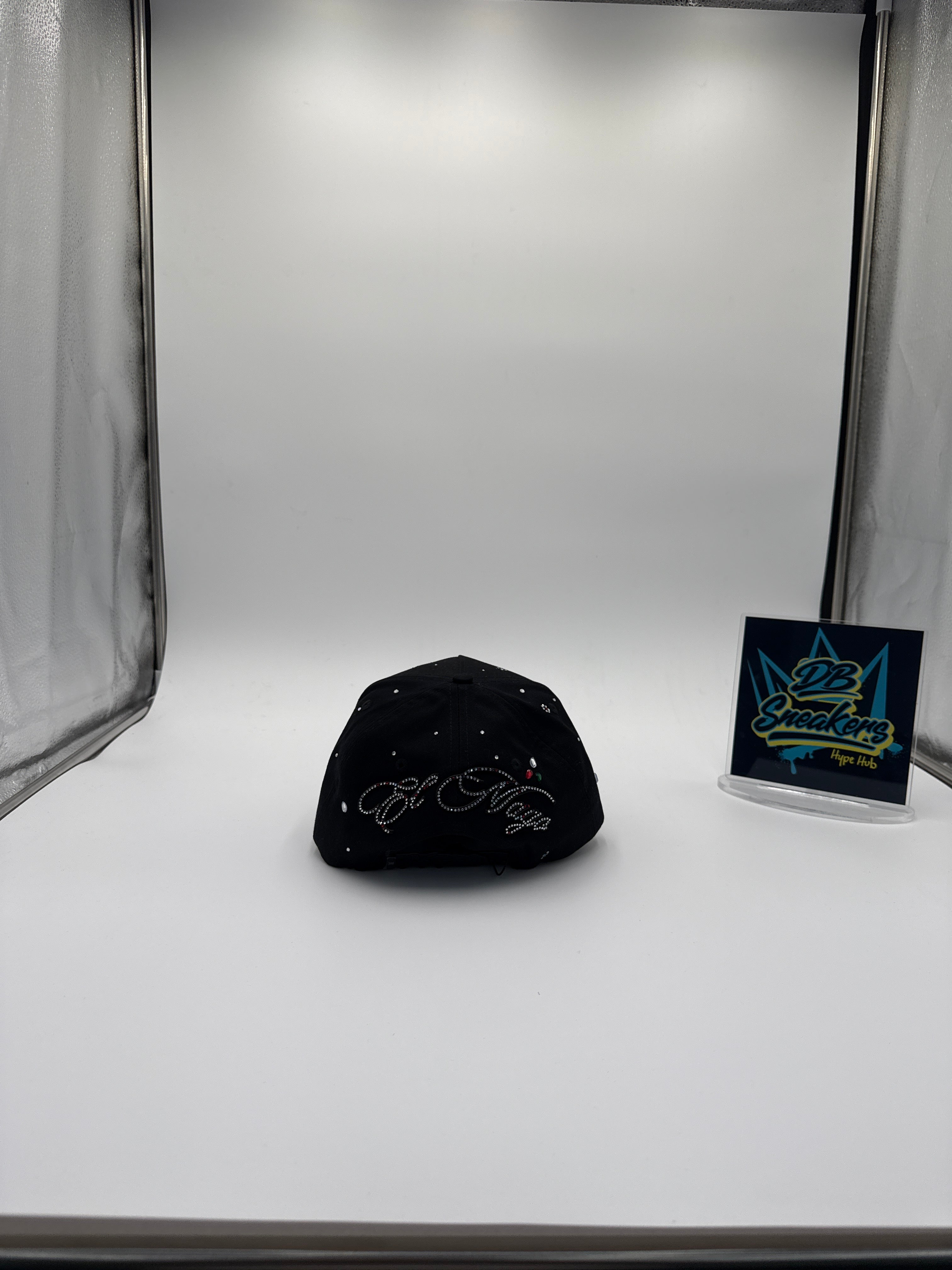 ThirtyOne hats  “Mago Universe”