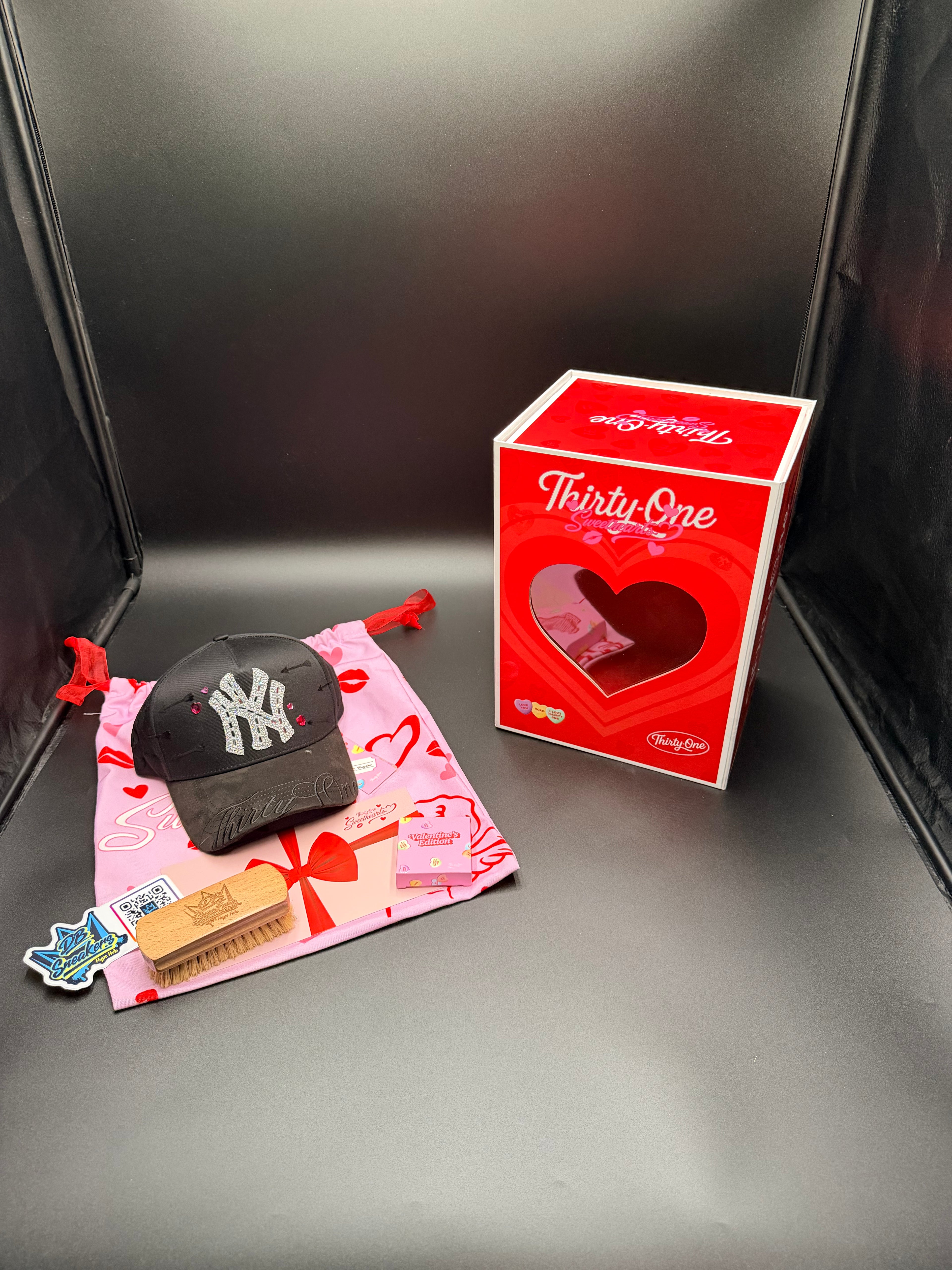 ThirtyOne Hats “XOXO” LA