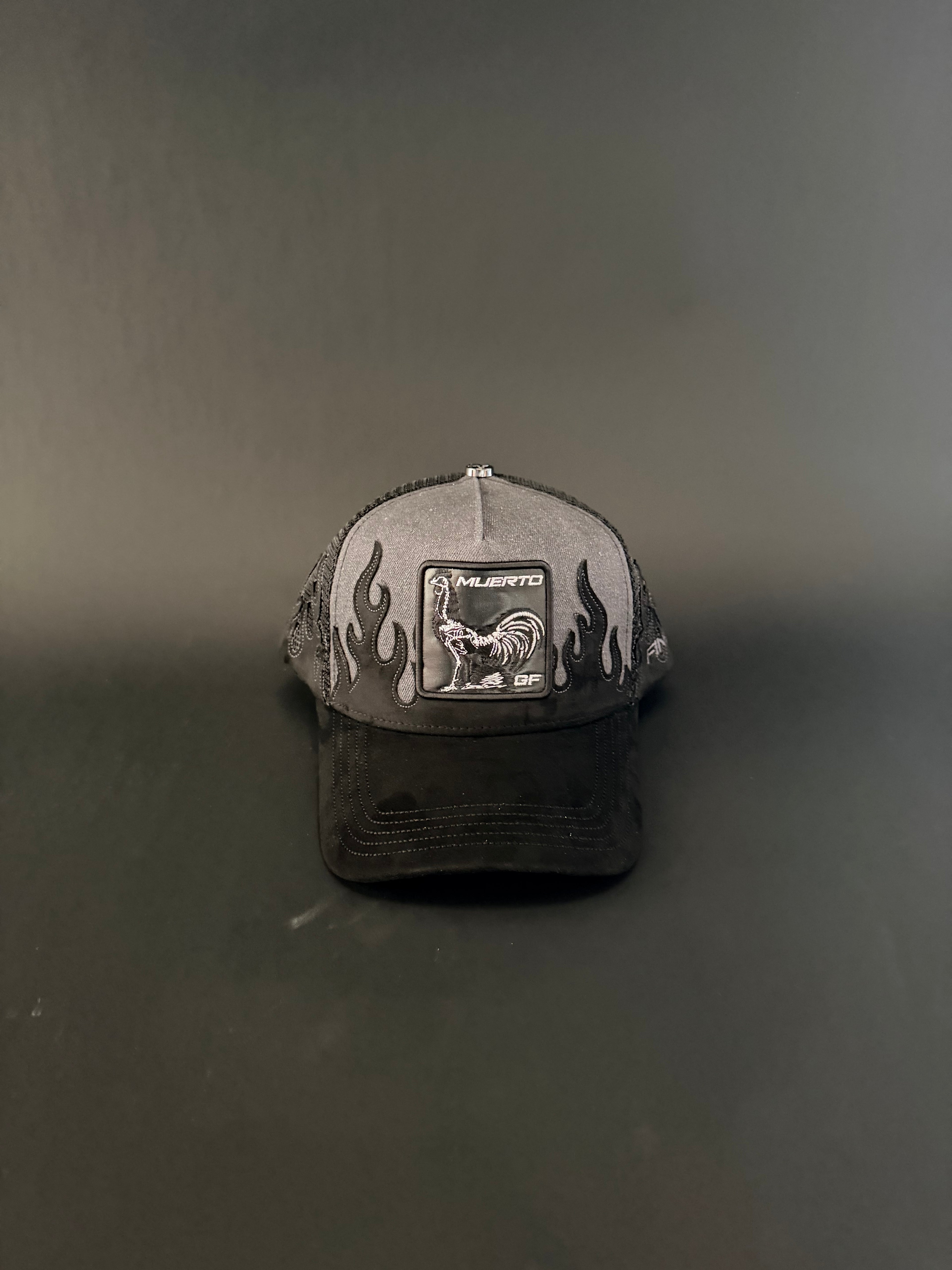 Gallo fino “Muerto” trucker
