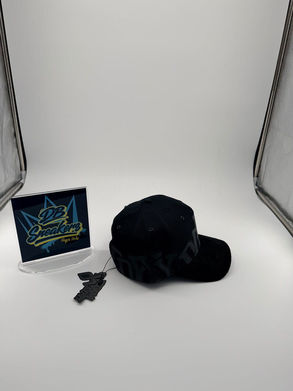 Dandy hats “DDDAAANNNDDDYYY”