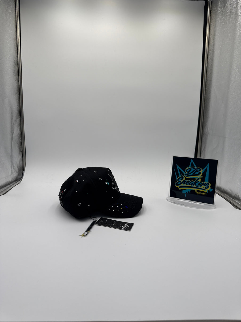 ThirtyOne hats  “Mago Universe”