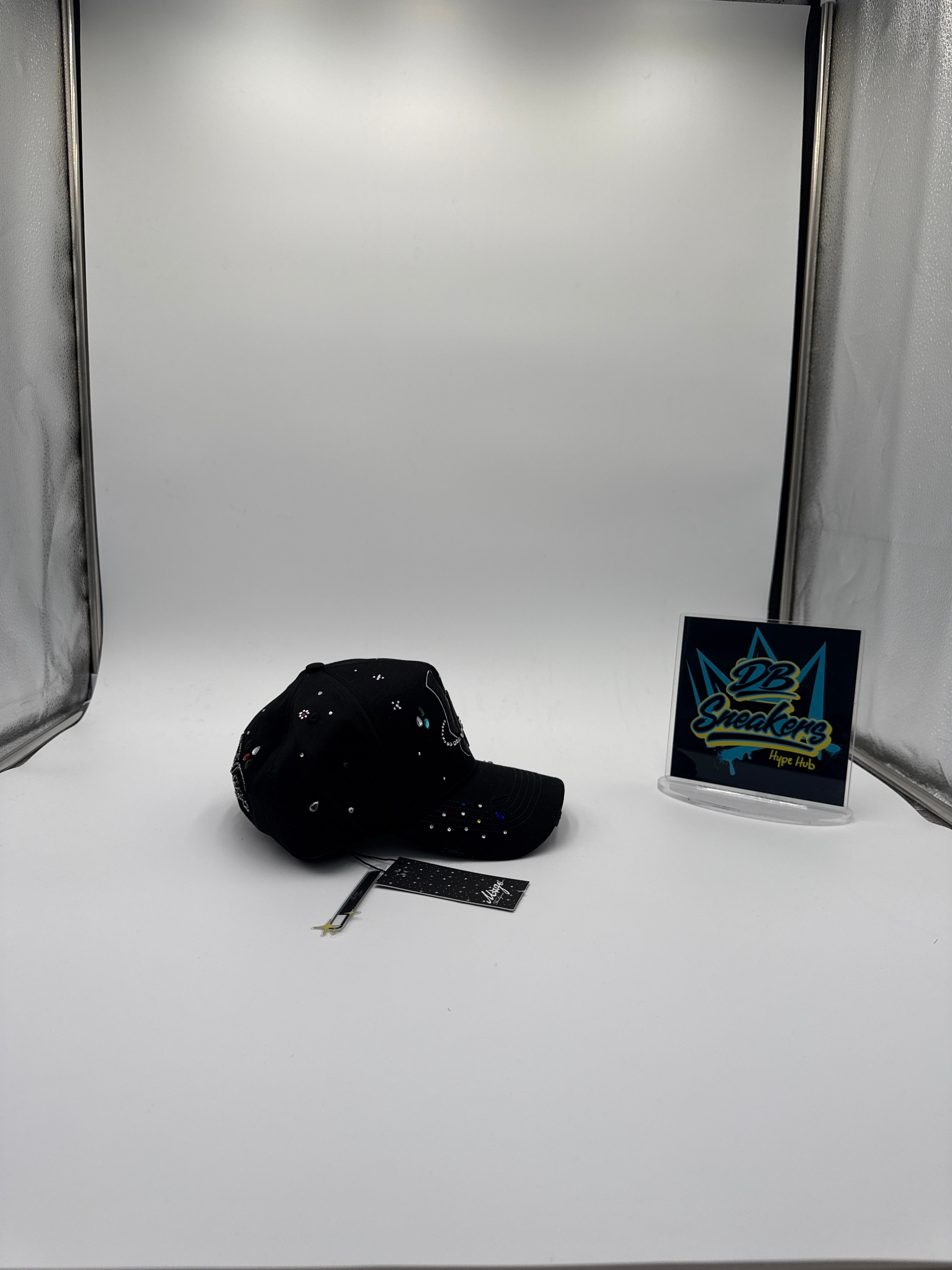 ThirtyOne hats  “Mago Universe”