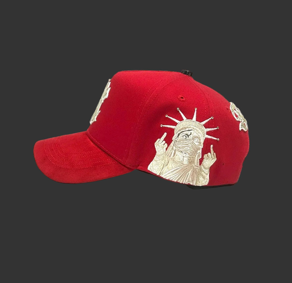 NY en rojo. El bordado cambia de color al sol