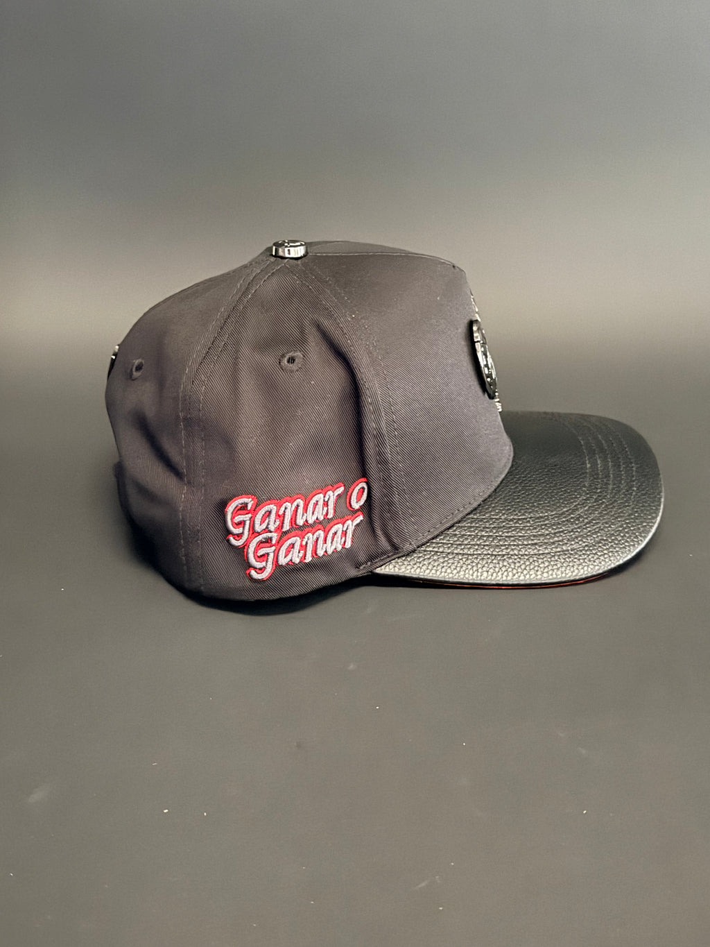 Gallo metal plate by Ferreti Hats