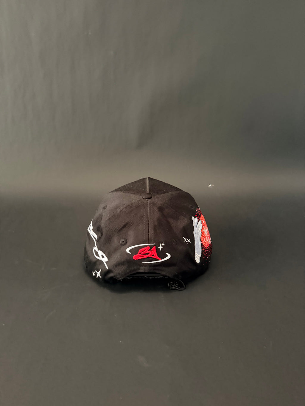 Mago X ThirtyOne hats “Mago Roja”