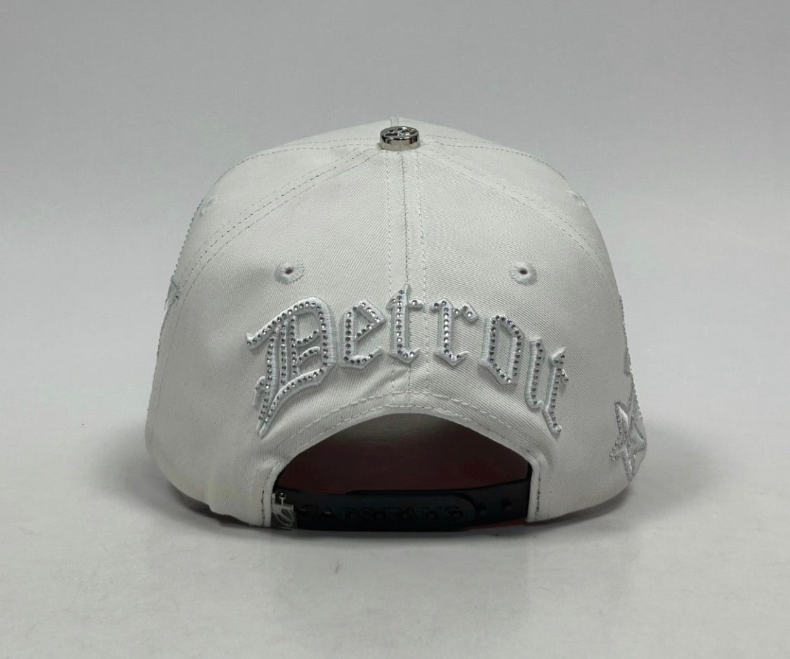 Detroit white. Cambia color