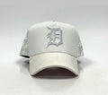 Detroit white. Cambia color