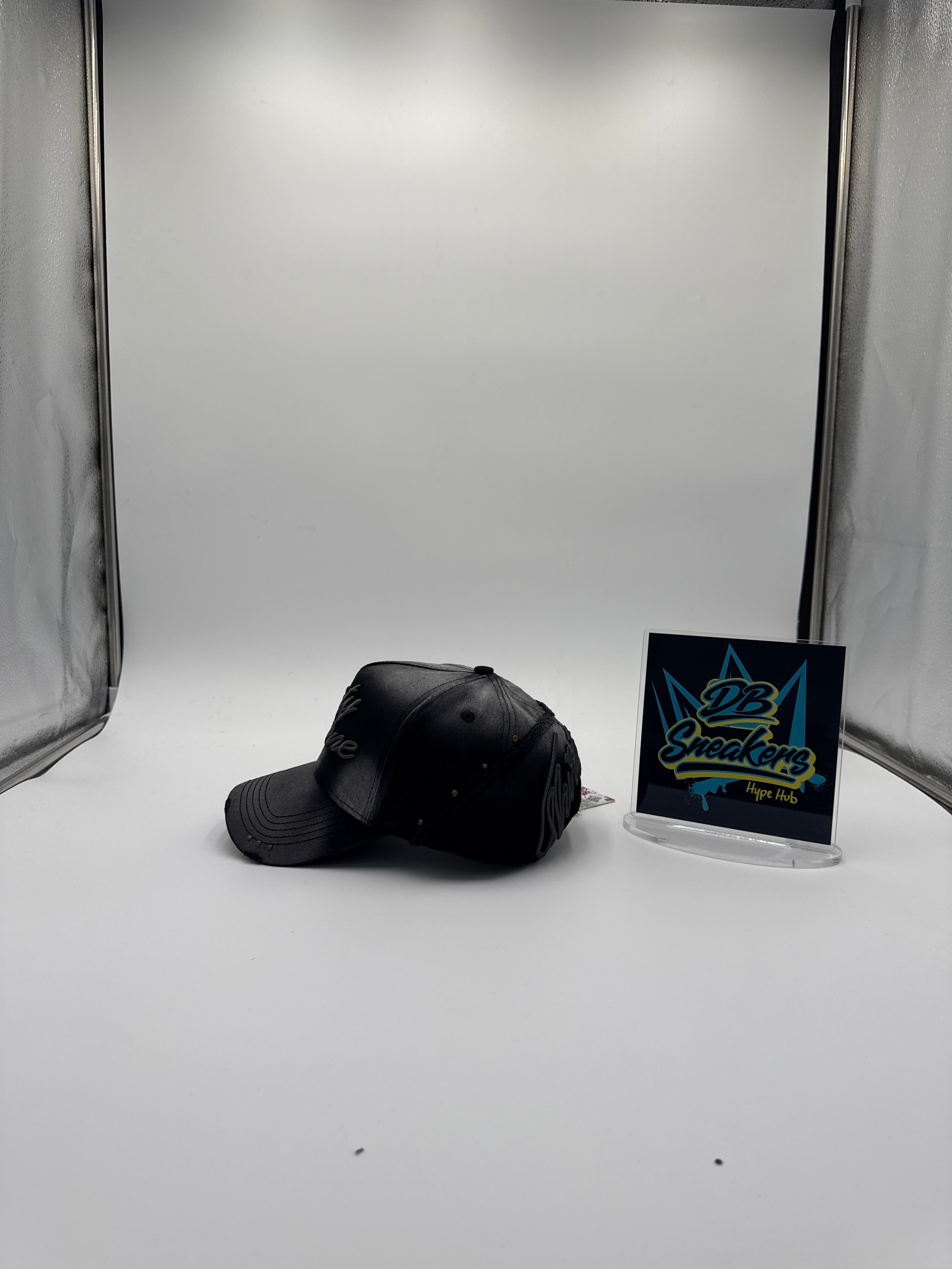 ThirtyOne Hats fade-to-black (take Notes Drop)