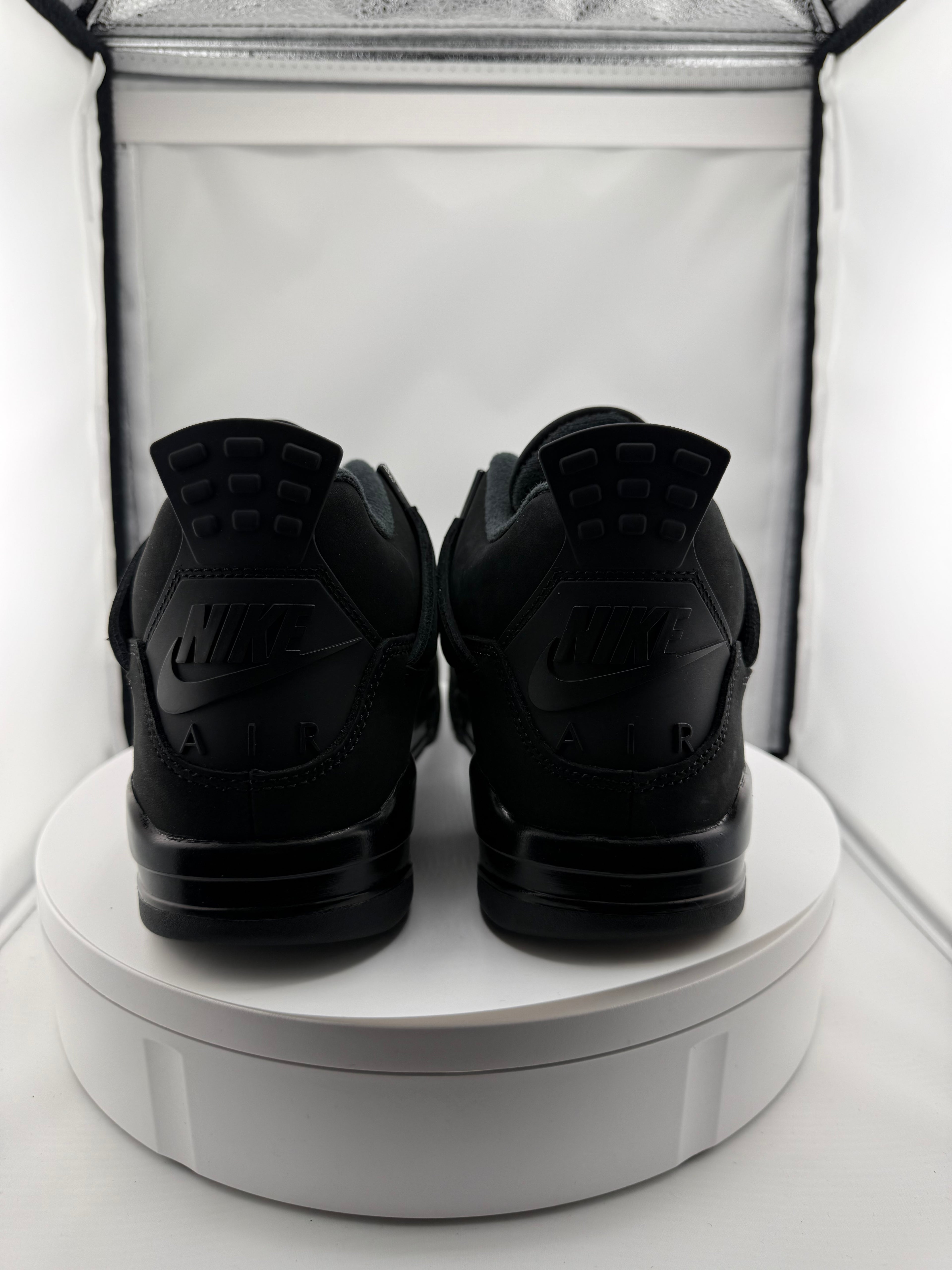 Jordan 4 black cat Sz 9.5