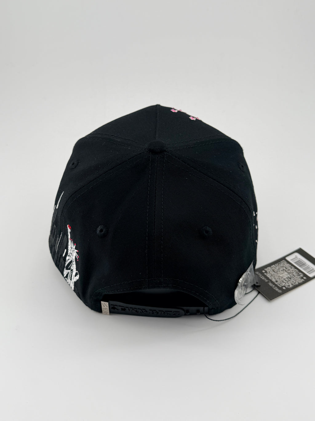 New York Flores by Kevin hats